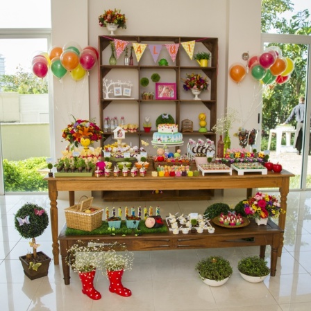Sweet Designs by Amy Atlas shared this beautiful Garden Party spread on their blog