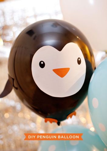 DIY Penguin Party Balloons Tutorial and Printable – shared on Hostess with the Mostess