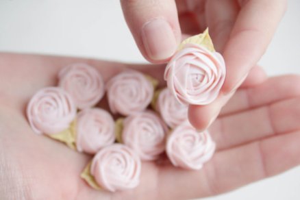 Pink and White Wedding Favor Rose Magnets – created and sold by EtenIren on Etsy