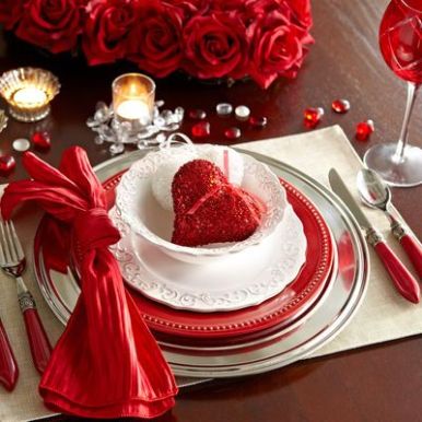 Red and White Valentine’s Day Place Setting – shared by Pier 1 Imports on Pinterest